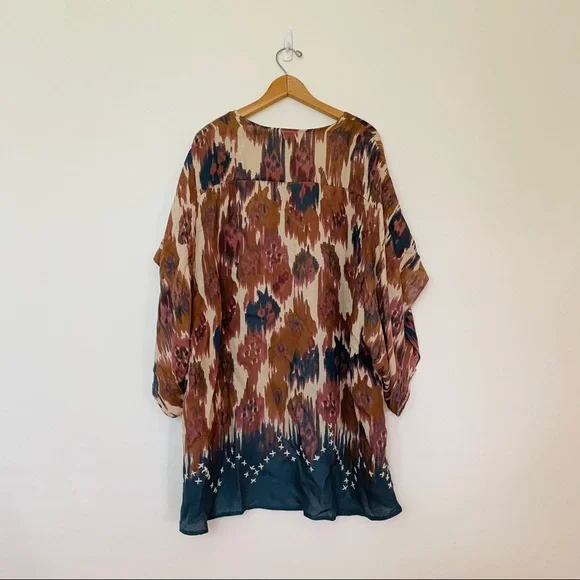SAACHI Patterned Kimono - Picture 2 of 3